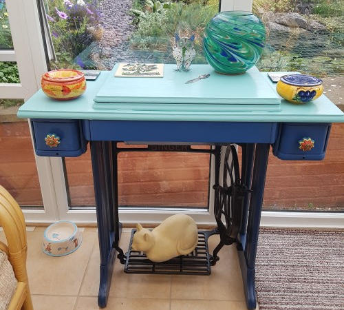 Singer sewing table repainted