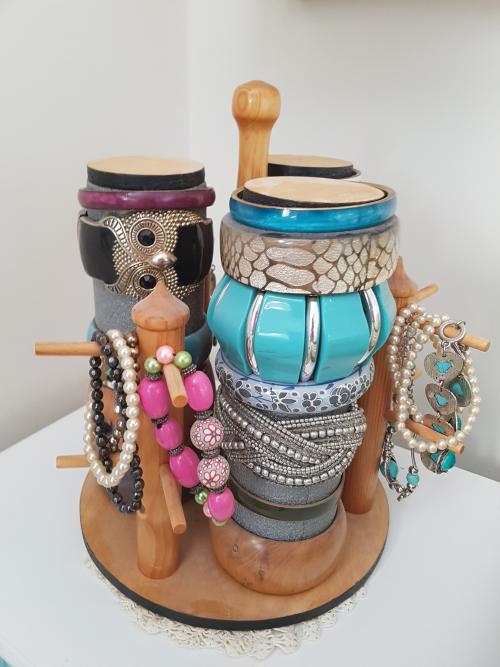 Bracelet stand